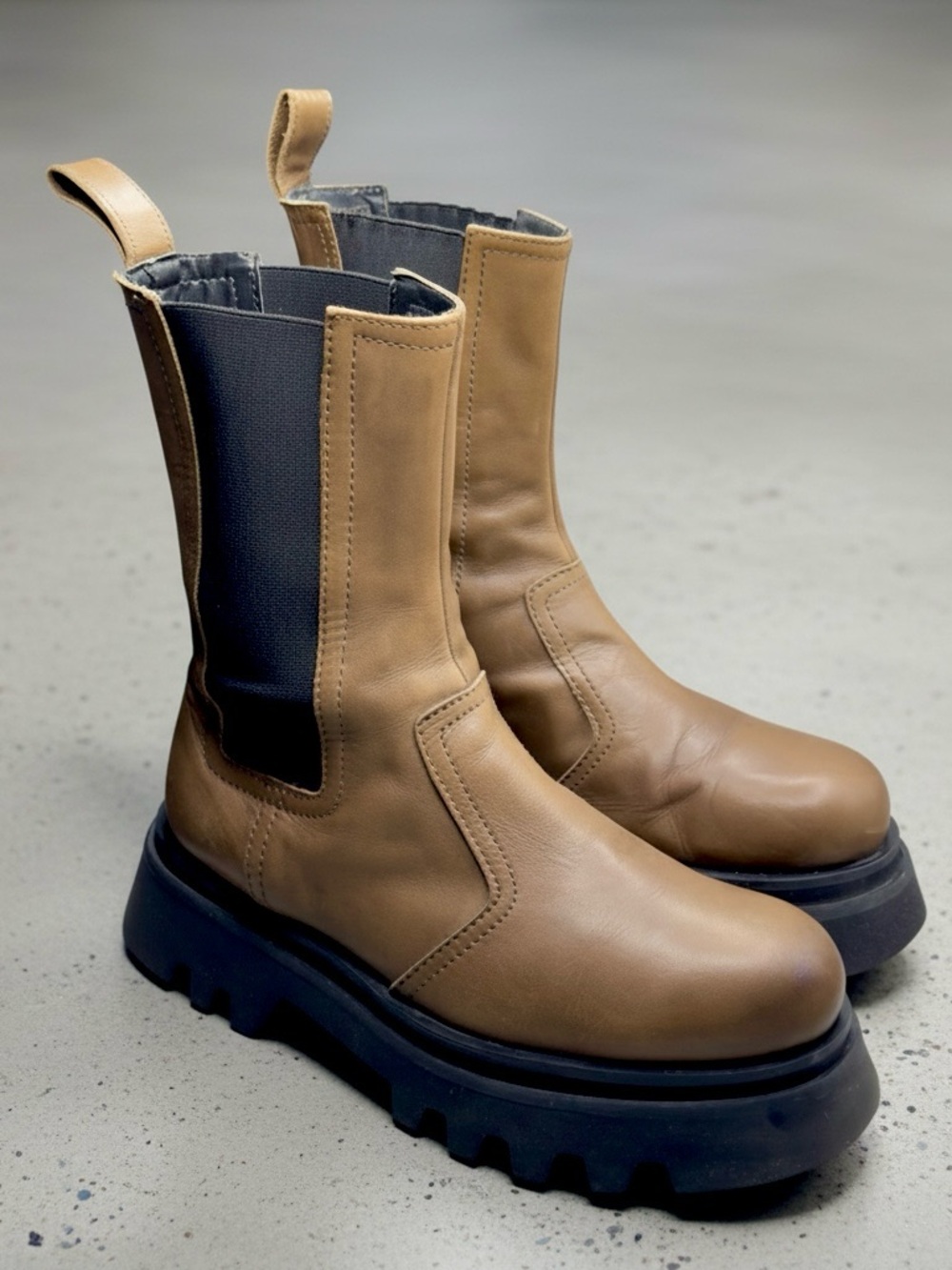 ZARA Flat Leather Ankle Boots with Chunky Track Sole Khaki Brown